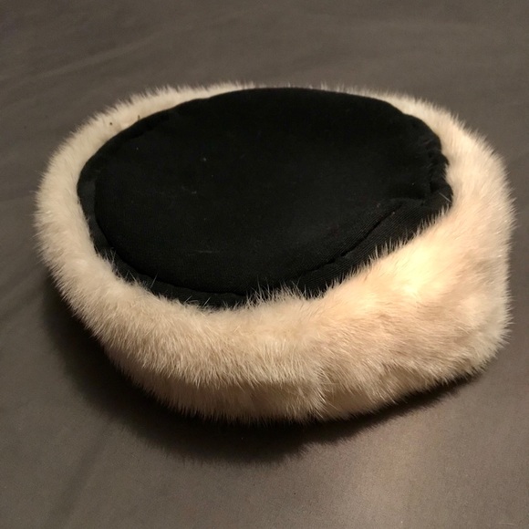 Vintage Fur Hat - Picture 2 of 7